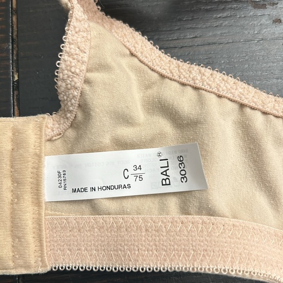 BNWT Bali Women's Double Support Wireless Bra Full-Coverage Wirefree T-Shirt bra - Picture 9 of 9